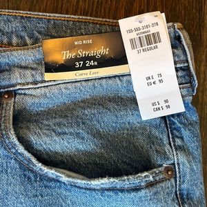 NWT Abercrombie Curve Love Mid Rise Straight Jean 37R
